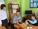 Шах и мат будничной суете: как папы и дети сыграли в «Ход конем»! 